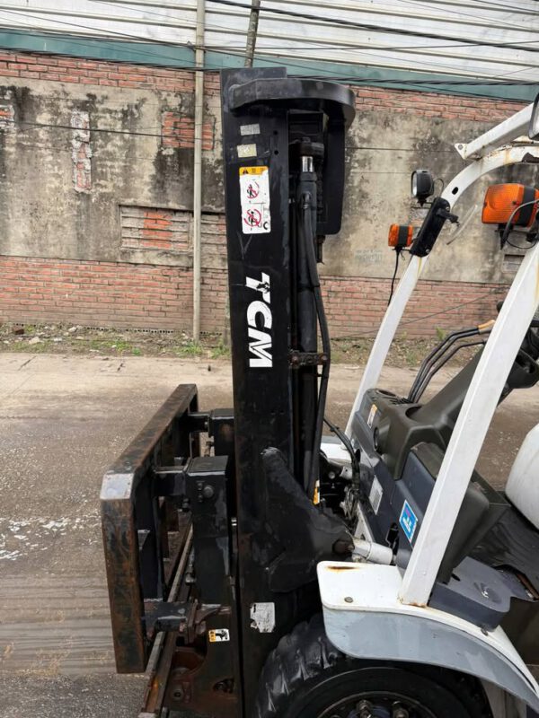 xe nâng TCM 2.5 tấn