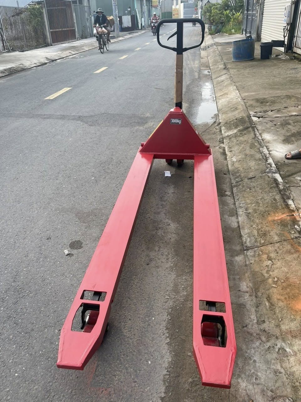 xe nâng tay nâng pallet
